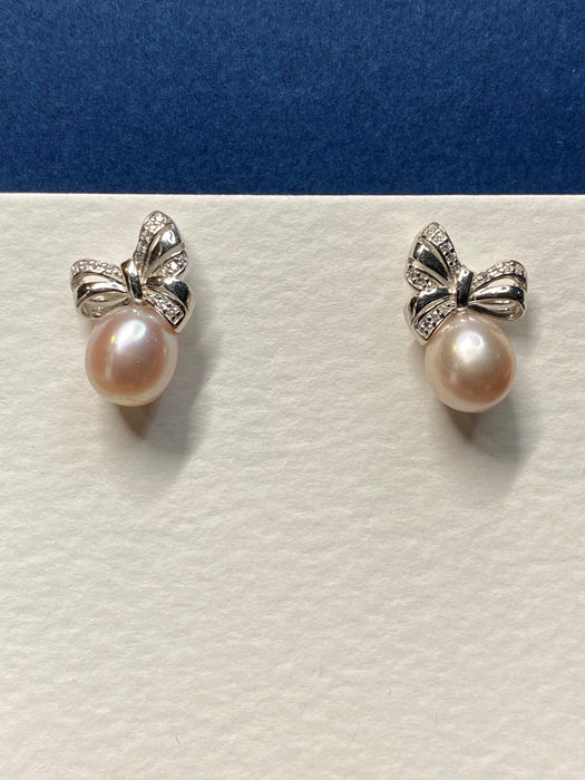 Silver Bow Tie Pearl Stud Earring (#81)