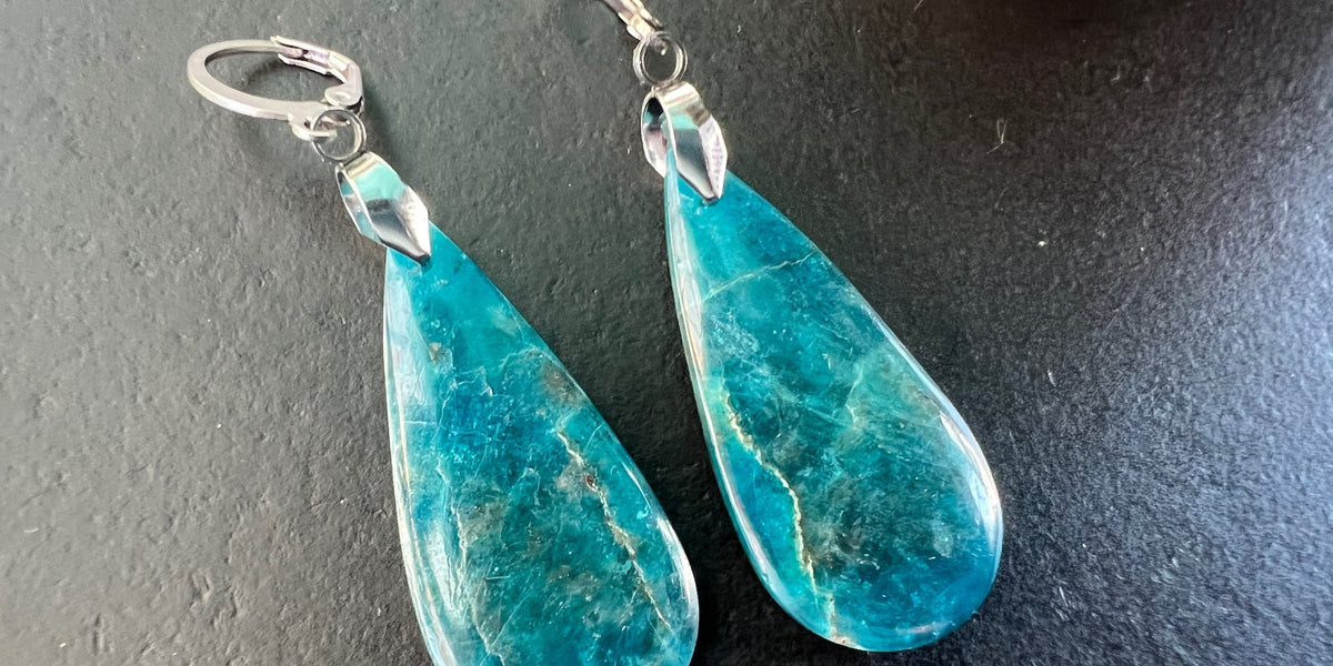 Apatite earrings 2025